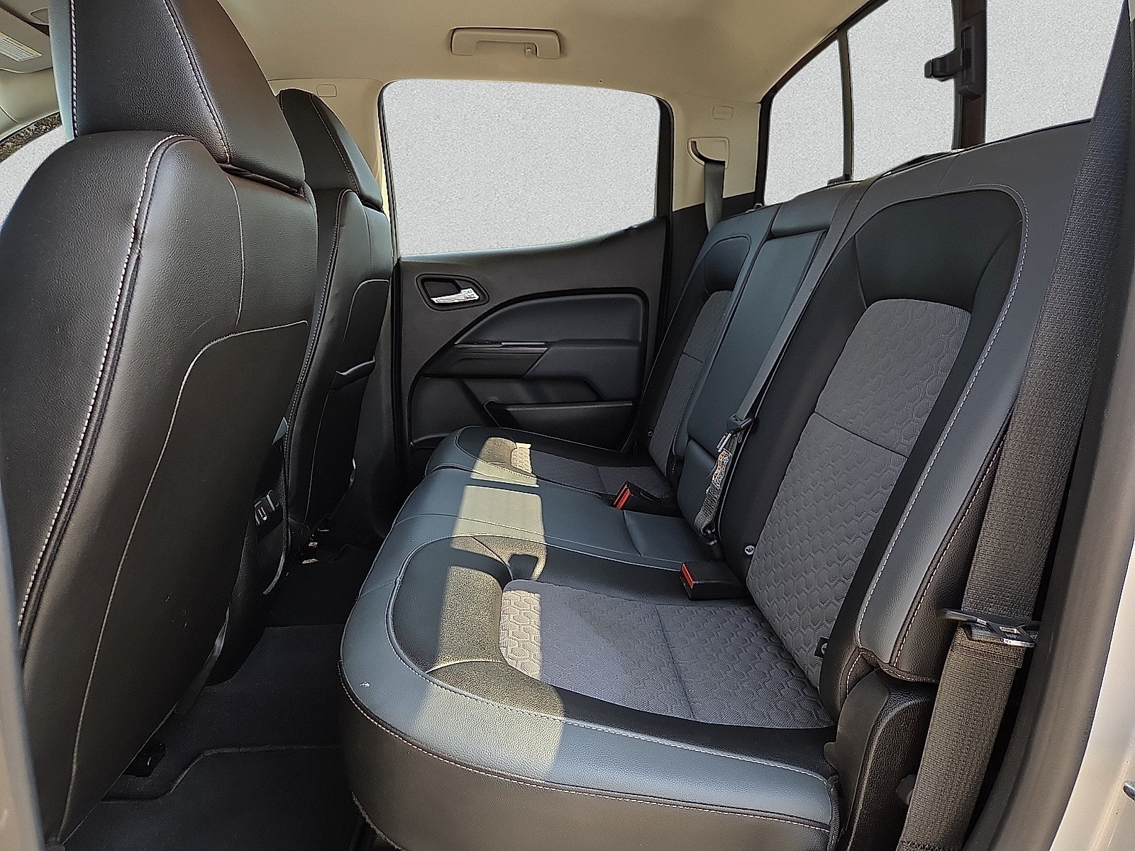 Used 2020 Chevrolet Colorado Z71 AWD/4WD image 10