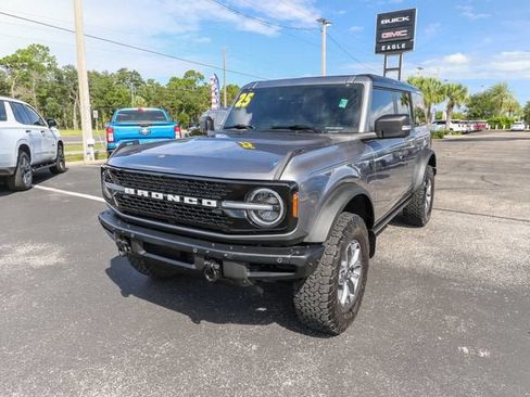 Used 2025 Ford Bronco Badlands AWD/4WD image 3