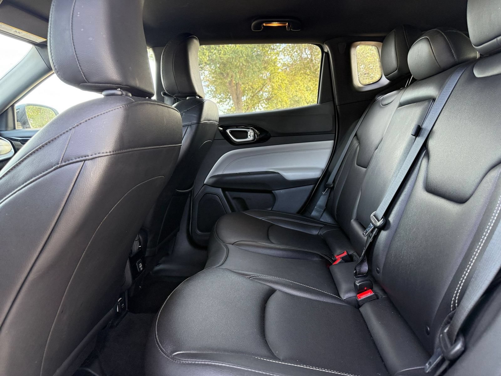 Used 2025 Jeep Compass Limited AWD/4WD image 25