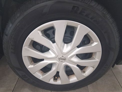 Used 2019 Nissan Rogue S AWD/4WD image 11