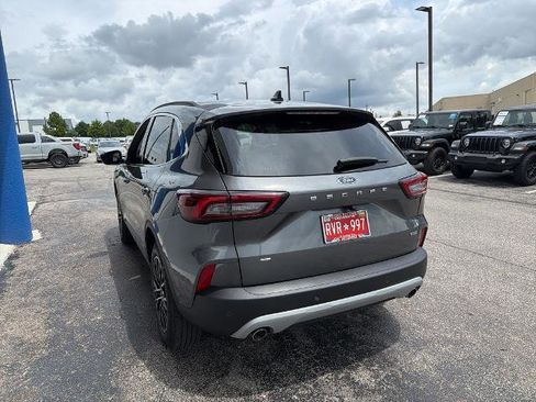 Certified 2026 Ford Escape SE FWD image 6