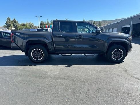 Used 2024 Toyota Tacoma TRD Sport w/ TRD Sport Upgrade Package AWD/4WD image 4