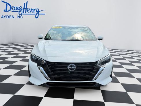 Used 2025 Nissan Sentra SV w/ All-Weather Package FWD image 8