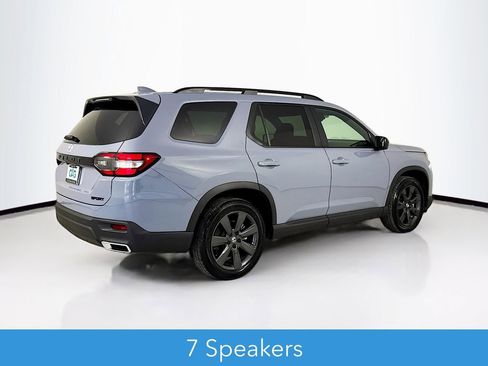 Used 2025 Honda Pilot Sport image 7