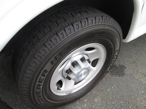 Used 2017 Chevrolet Express 2500 image 28