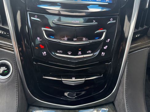 Used 2017 Cadillac Escalade ESV Platinum image 30