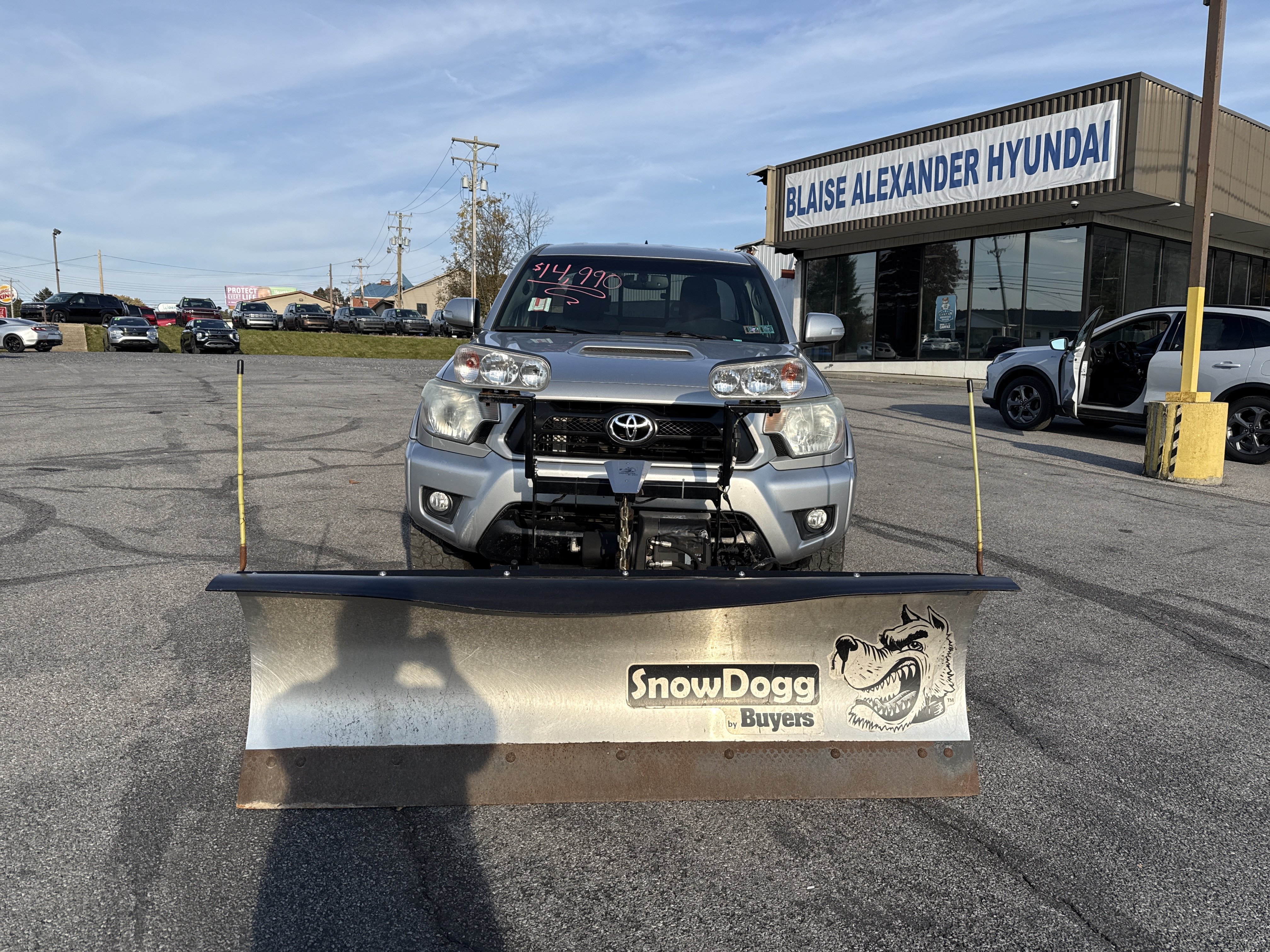 Used 2012 Toyota Tacoma 4x4 Access Cab V6 w/ TRD Sport Pkg image 9