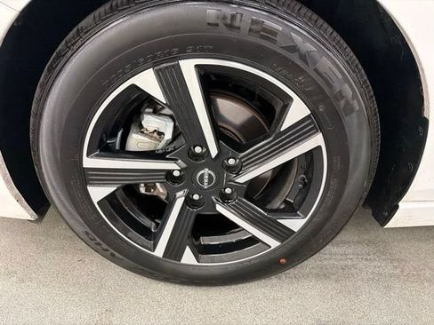 Used 2024 Nissan Sentra SV FWD image 23