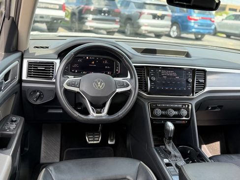 Used 2023 Volkswagen Atlas SEL R-Line AWD/4WD image 6