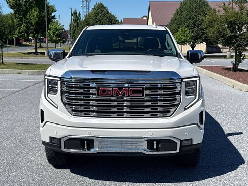 Used 2022 GMC Sierra 1500 Denali AWD/4WD image 3