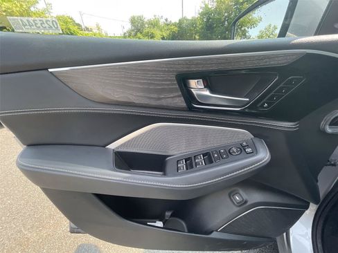 Used 2023 Acura MDX SH-AWD w/ Advance Package image 12