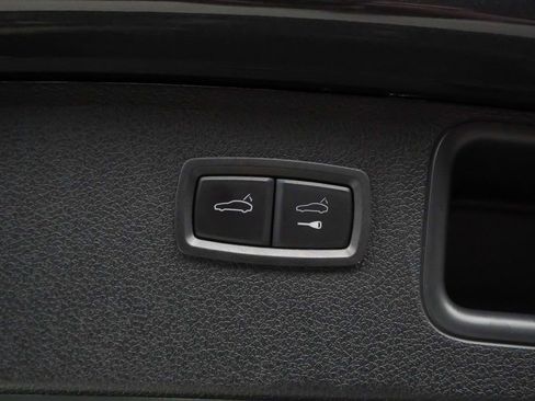 Used 2024 Porsche Macan image 14