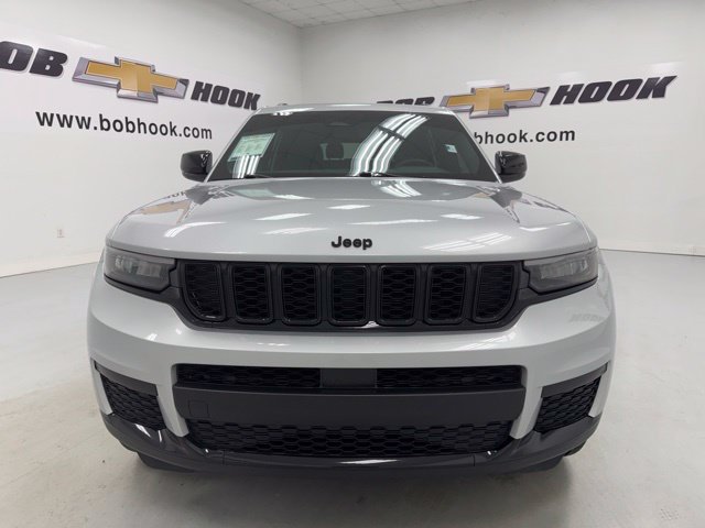 Used 2023 Jeep Grand Cherokee L Laredo AWD/4WD image 2