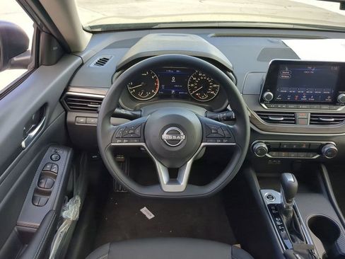 Certified 2025 Nissan Altima 2.5 SV image 15