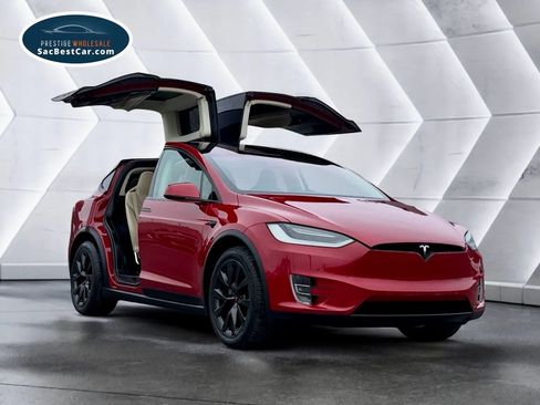 Used 2017 Tesla Model X 75D image 6
