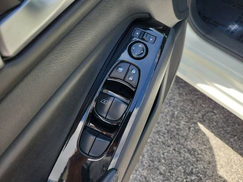 Used 2023 Nissan Altima 2.5 SV FWD image 23