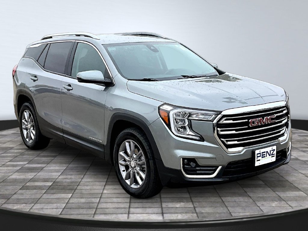 Used 2023 GMC Terrain SLT AWD/4WD image 3