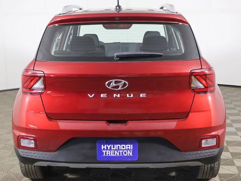Certified 2024 Hyundai Venue SEL FWD image 11
