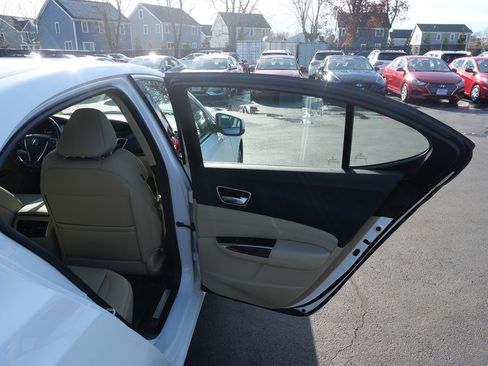 Used 2019 Acura TLX image 30