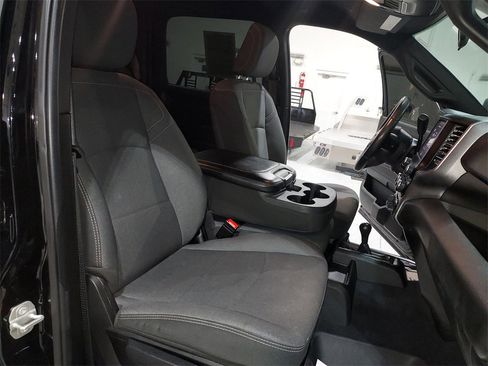 Used 2024 RAM 3500 Tradesman w/ Chrome Appearance Group image 29