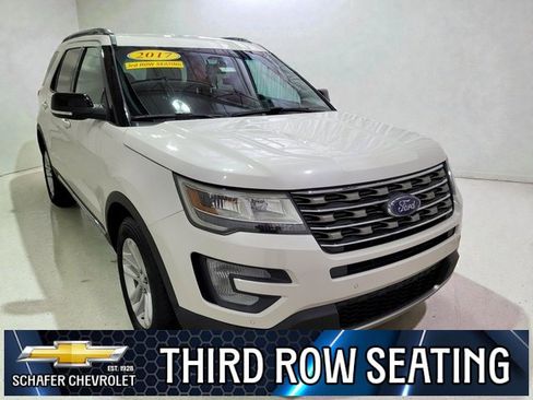 Used 2017 Ford Explorer XLT w/ Equipment Group 202A image 17