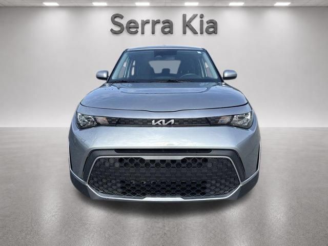 Used 2025 Kia Soul LX w/ LX Technology Package FWD image 2