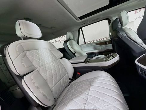 New 2026 Lincoln Navigator L Black Label AWD/4WD image 31