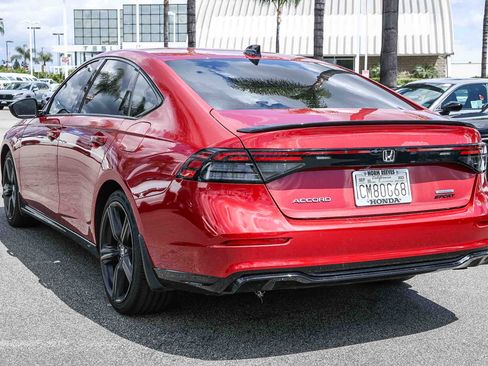 Used 2023 Honda Accord Sport image 4