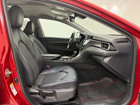 Used 2019 Toyota Camry SE w/ Convenience Package image 24
