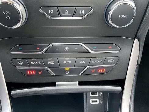 Used 2018 Ford Edge SEL w/ Equipment Group 201A image 30