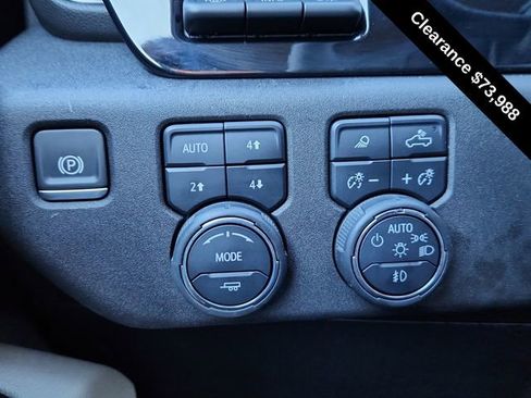 Used 2025 Chevrolet Silverado 2500 ZR2 w/ Technology Package image 35