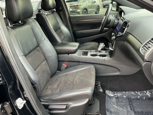 Used 2020 Jeep Grand Cherokee Altitude image 22