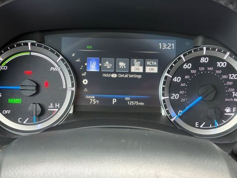 Certified 2025 Toyota Highlander XLE image 24