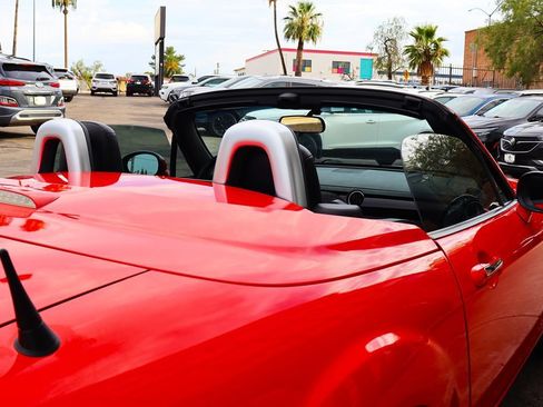Used 2008 MAZDA MX-5 Miata Grand Touring w/ Premium Pkg RWD image 34