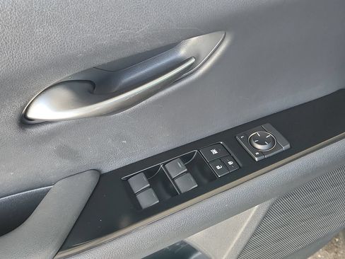Used 2019 Lexus UX 200 w/ Accessory Package FWD image 15