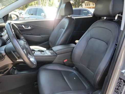 Used 2023 Hyundai Kona Limited FWD image 22