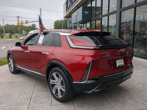 Certified 2024 Cadillac Lyriq Tech AWD/4WD image 5