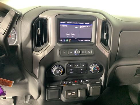 Used 2022 Chevrolet Silverado 1500 Custom w/ Safety Confidence Package AWD/4WD image 23