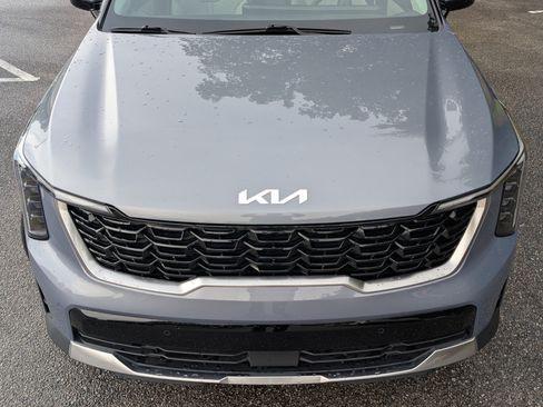 Used 2025 Kia Sorento S w/ Panoramic Sunroof Package FWD image 12