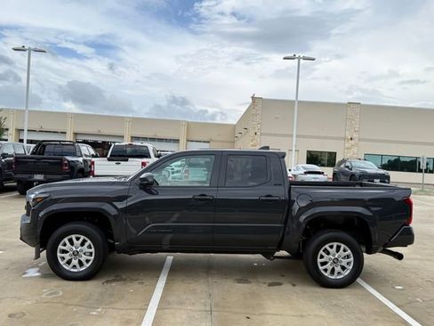 Used 2026 Toyota Tacoma SR5 RWD image 7