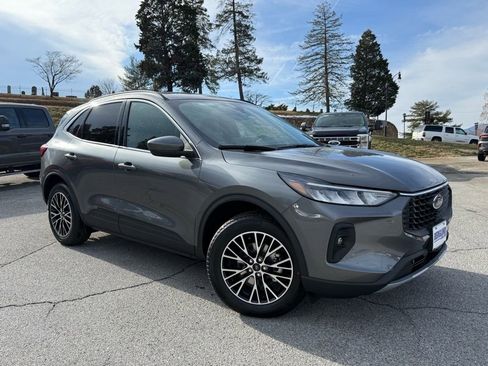 New 2026 Ford Escape SE image 1