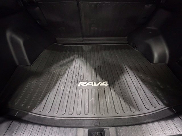 Used 2024 Toyota RAV4 LE FWD image 21