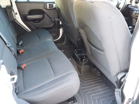 Used 2018 Jeep Wrangler Unlimited Sport AWD/4WD image 17