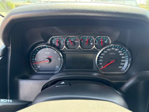 Used 2016 Chevrolet Suburban LT w/ Luxury Package RWD image 24