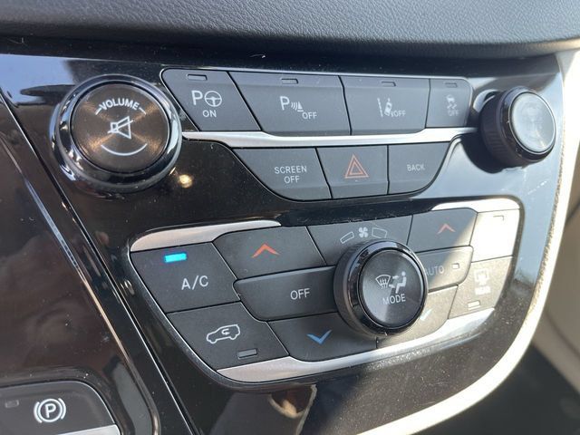 Used 2017 Chrysler Pacifica Touring-L Plus w/ Advanced Safetytec Group FWD image 19