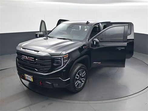 Used 2023 GMC Sierra 1500 AT4 w/ Technology Package image 30