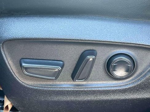 Used 2023 Toyota Highlander XSE image 21