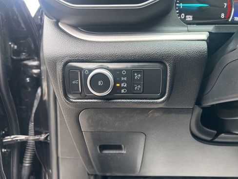 Used 2022 Ford Explorer XLT w/ Equipment Group 202A image 25