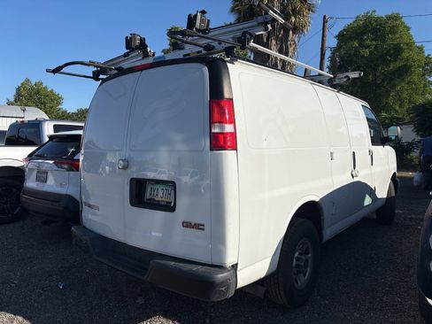 Used 2022 GMC Savana 2500 w/ Driver Convenience Package RWD image 4