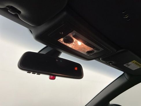 Used 2009 BMW 328i Convertible image 19